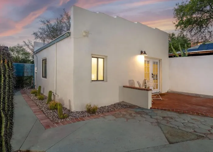 1 Min To 4th Ave & Congress, 1 Bedroom 1 Ba, Casita Holiday home *