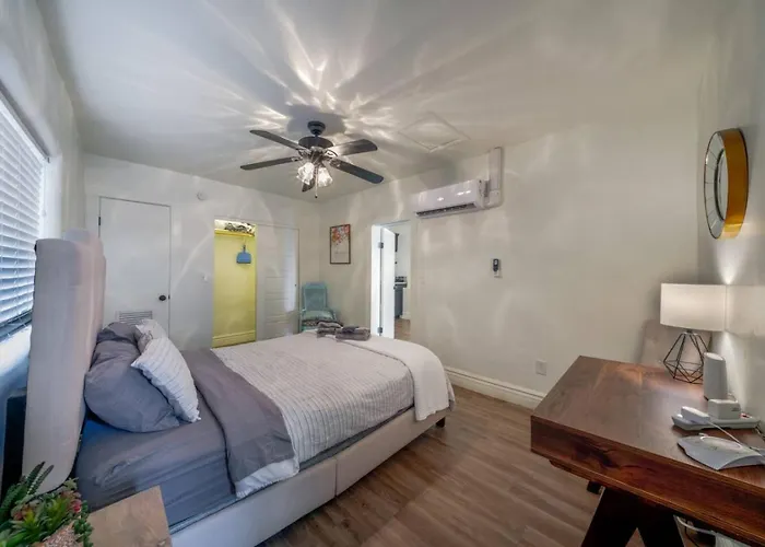 Holiday home 1 Min To 4th Ave & Congress, 1 Bedroom 1 Ba, Casita Tucson